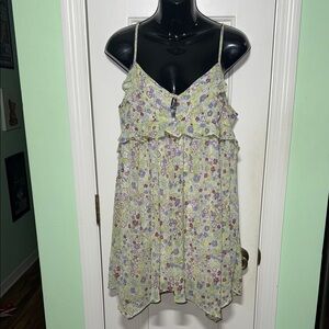 Urban Outfitters Light Green Chiffon Micro Floral Romper Summer Time Size Large